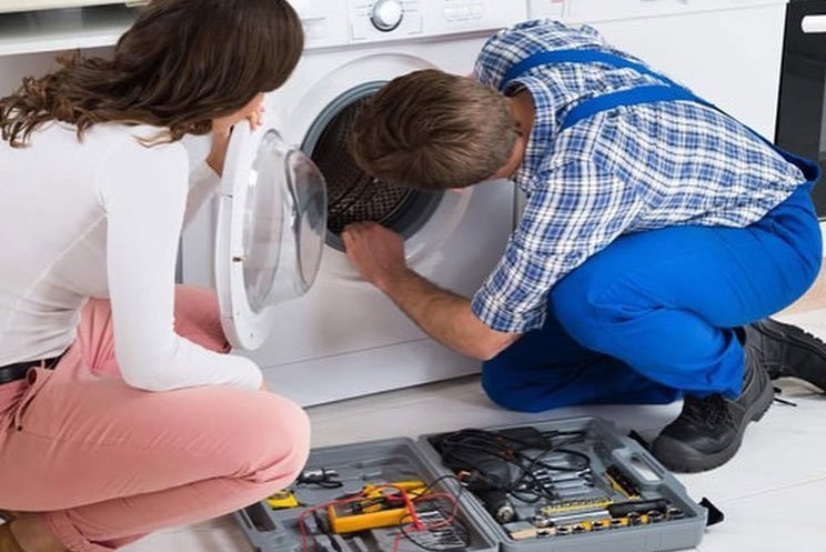 Пахнет горелым при стирке (искрит)